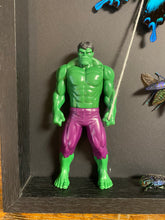 Charger l'image dans la galerie, Cadre « Hulk » aux papillons et scarabées