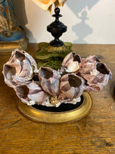 Charger l&#39;image dans la galerie, Balane sur piédestal
