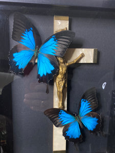 Cadre christ aux papillons