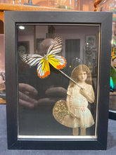 Charger l'image dans la galerie, Cadre cerf volant au papillon
